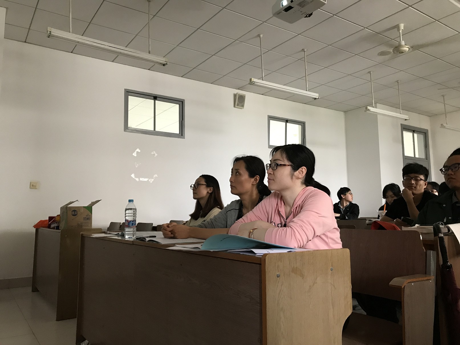 书香杏林 砥砺前行――bevictor1946韦德官网明德导师团系列活动之14卫管首届读书报告会